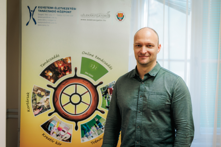 Tanacsado_portrek_S-4